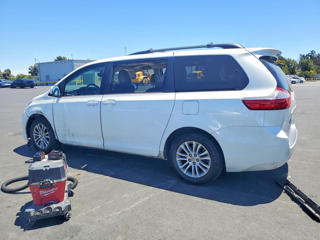 2015 TOYOTA SIENNA