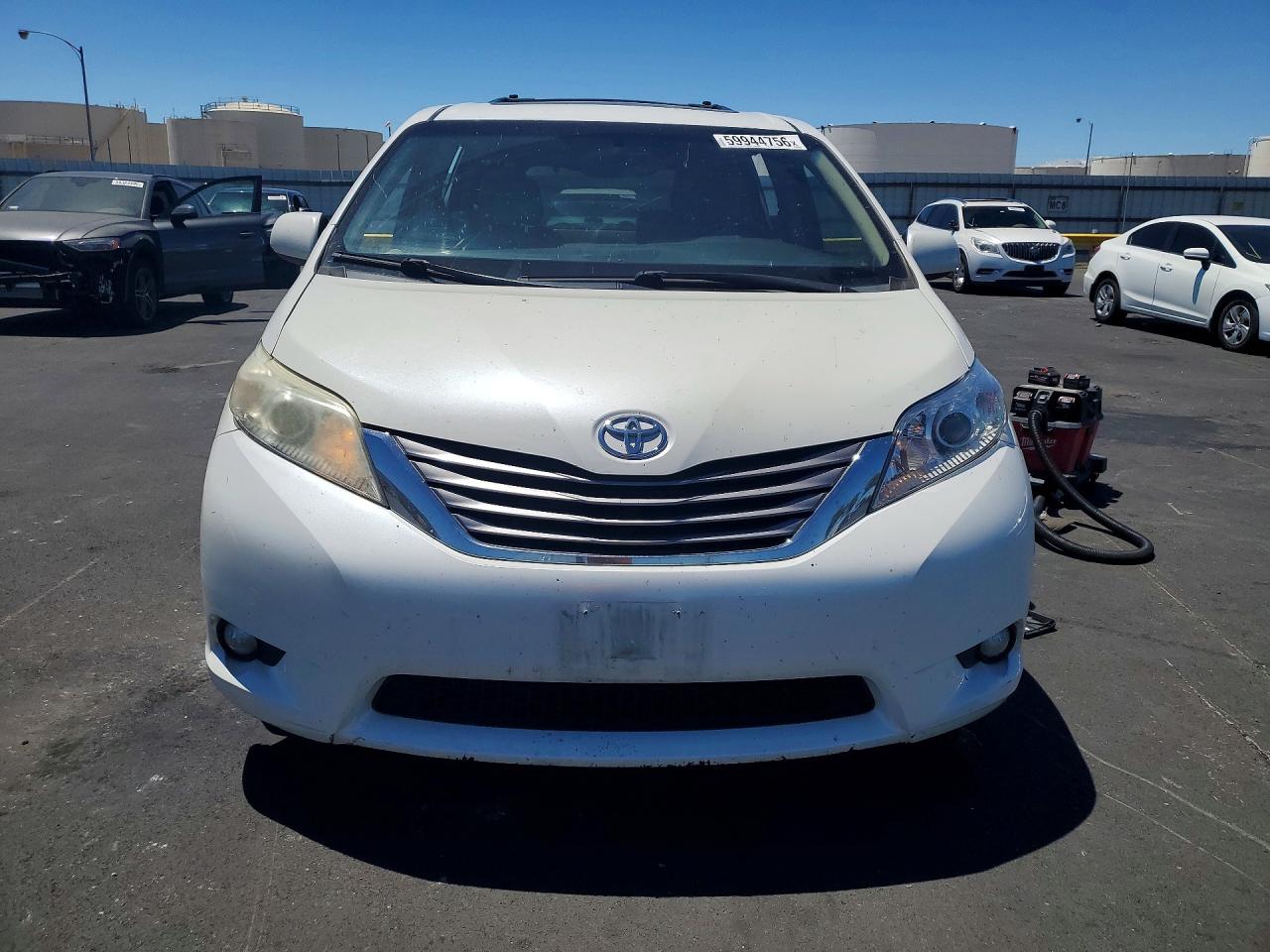 2015 TOYOTA SIENNA