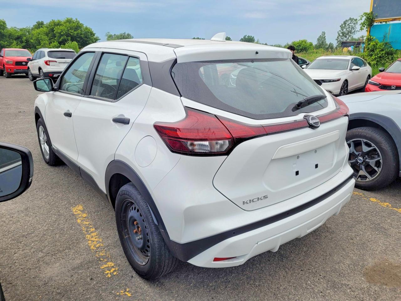 2023 NISSAN KICKS