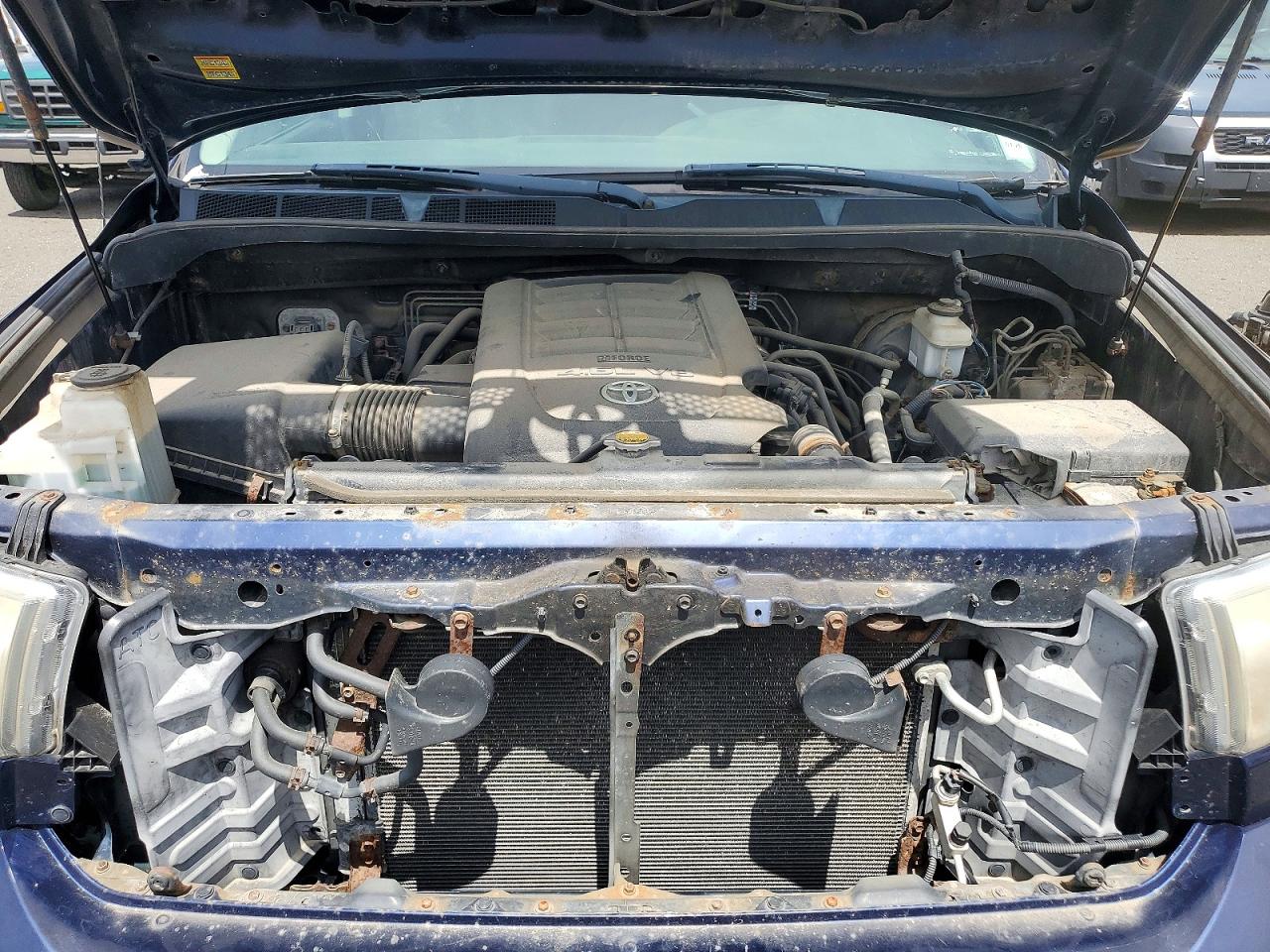 2011 TOYOTA TUNDRA