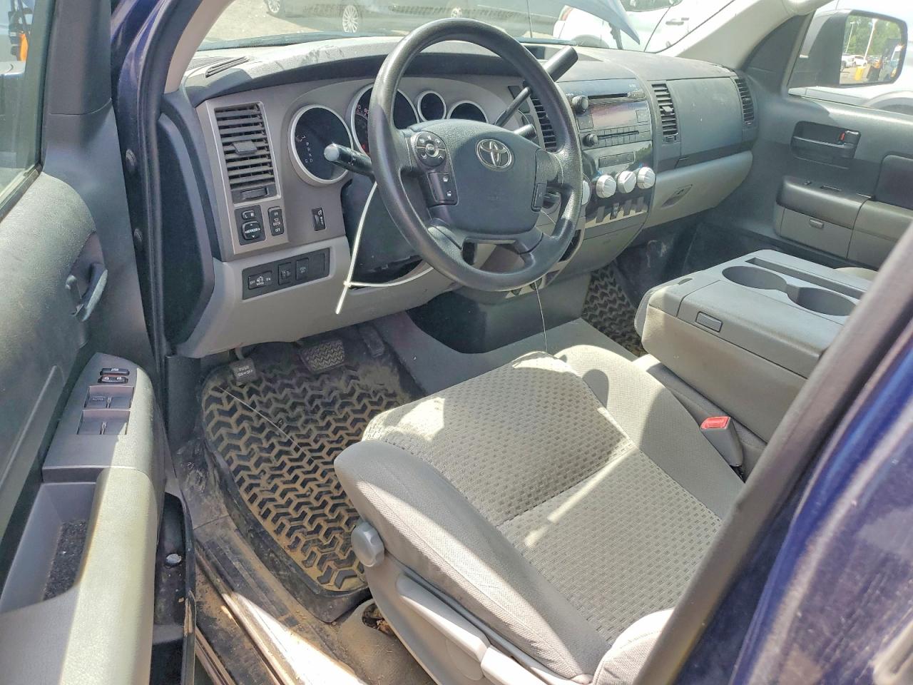 2011 TOYOTA TUNDRA