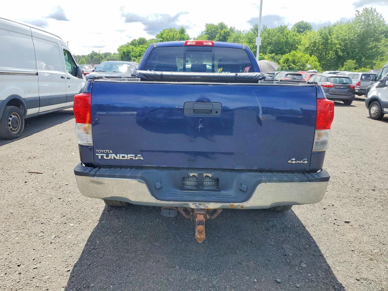 2011 TOYOTA TUNDRA