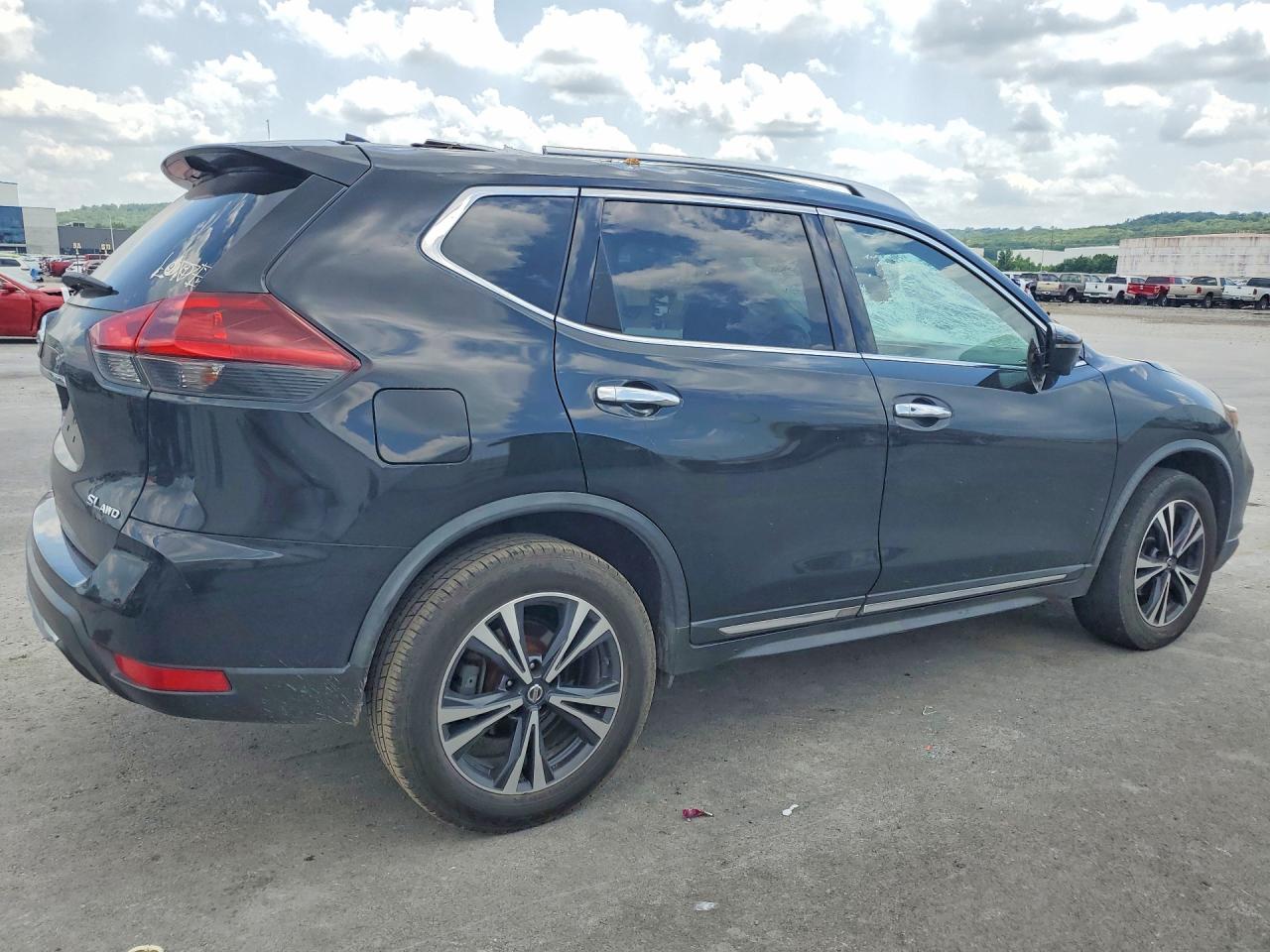 2018 NISSAN ROGUE