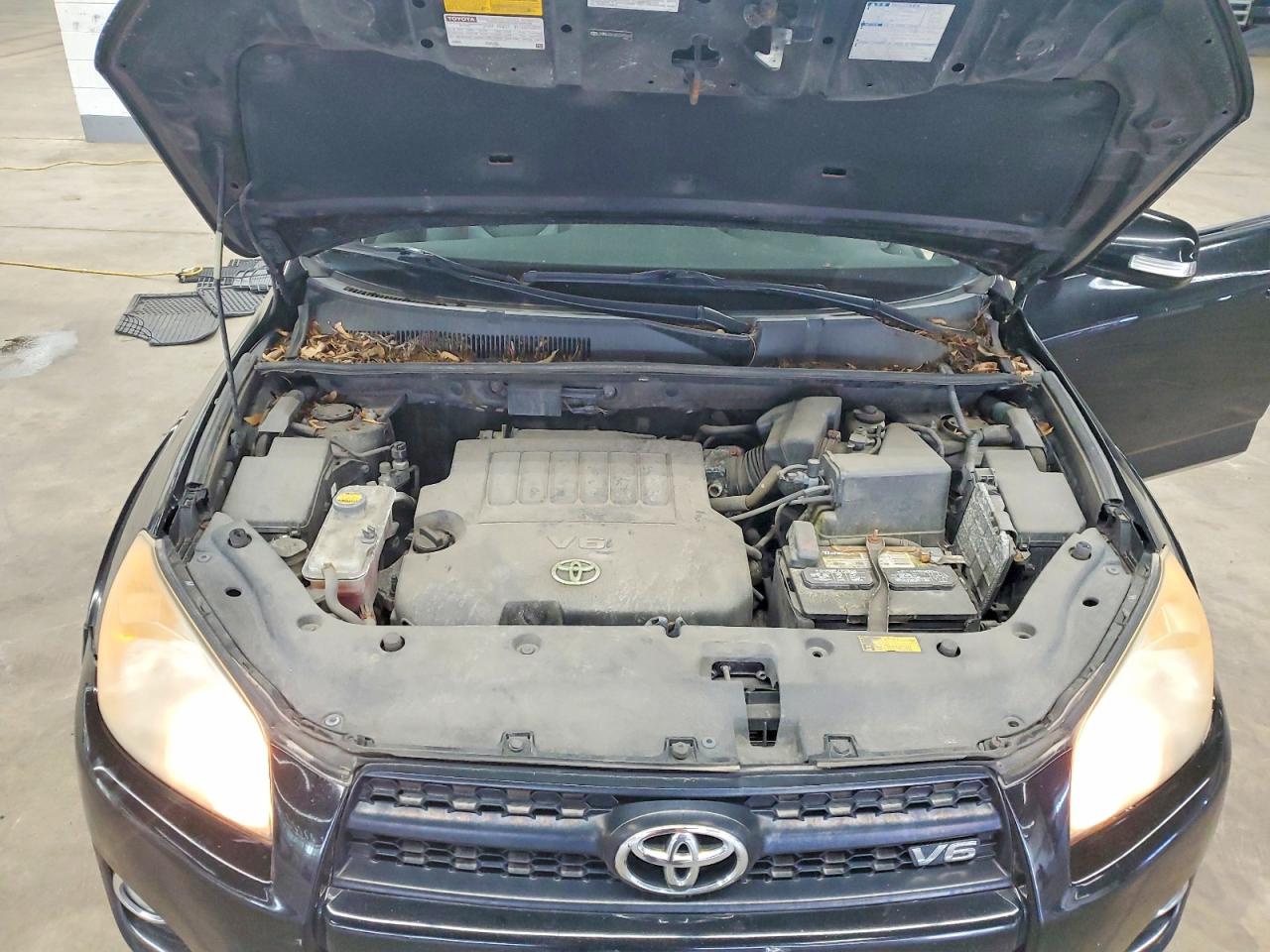 2011 TOYOTA RAV4