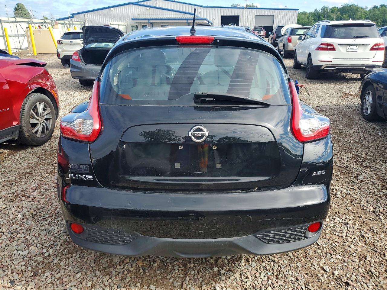 2015 NISSAN JUKE