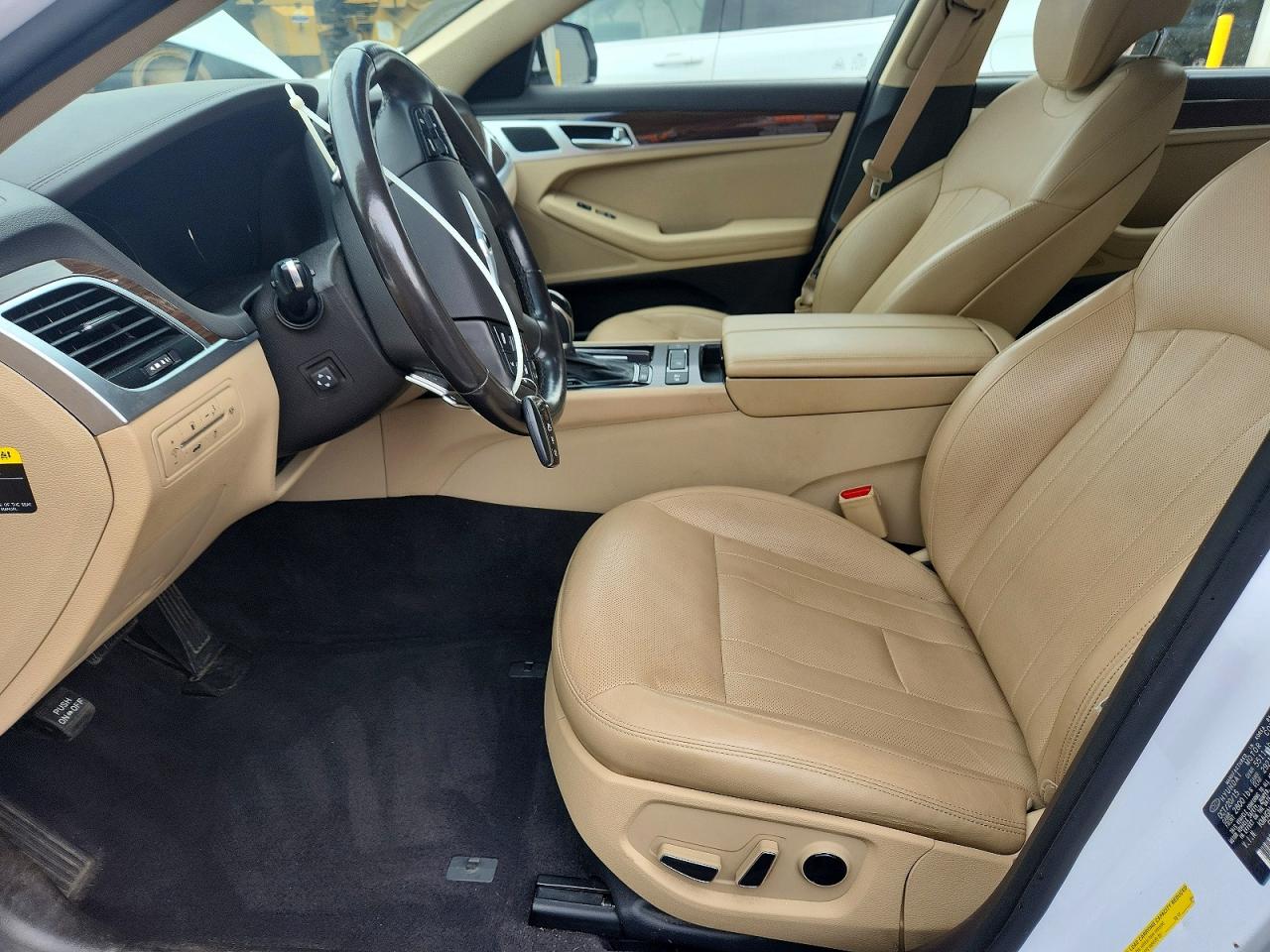 2016 HYUNDAI GENESIS