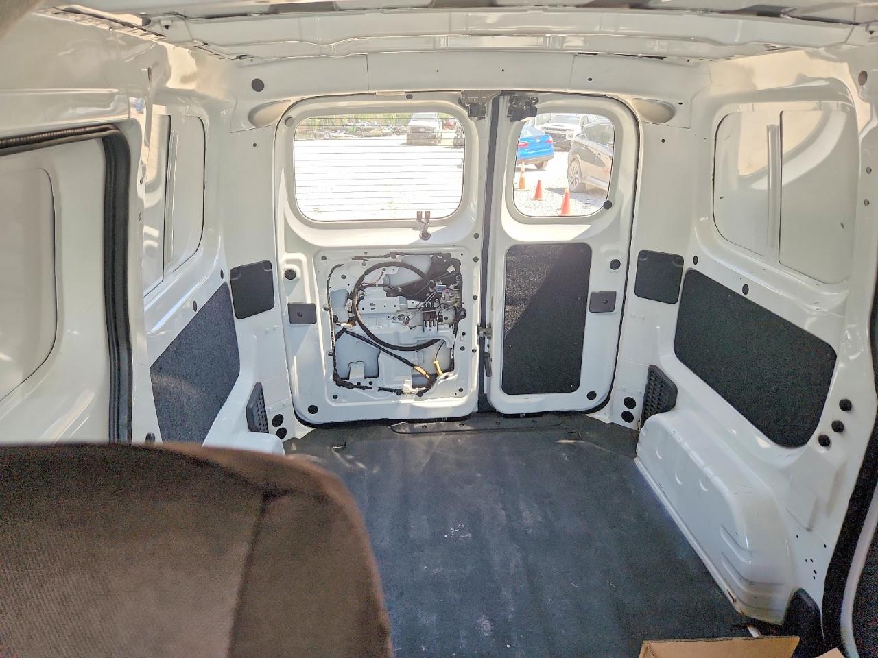 2014 NISSAN NV