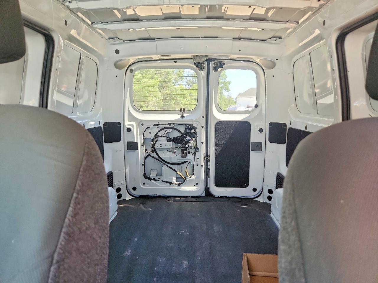 2014 NISSAN NV