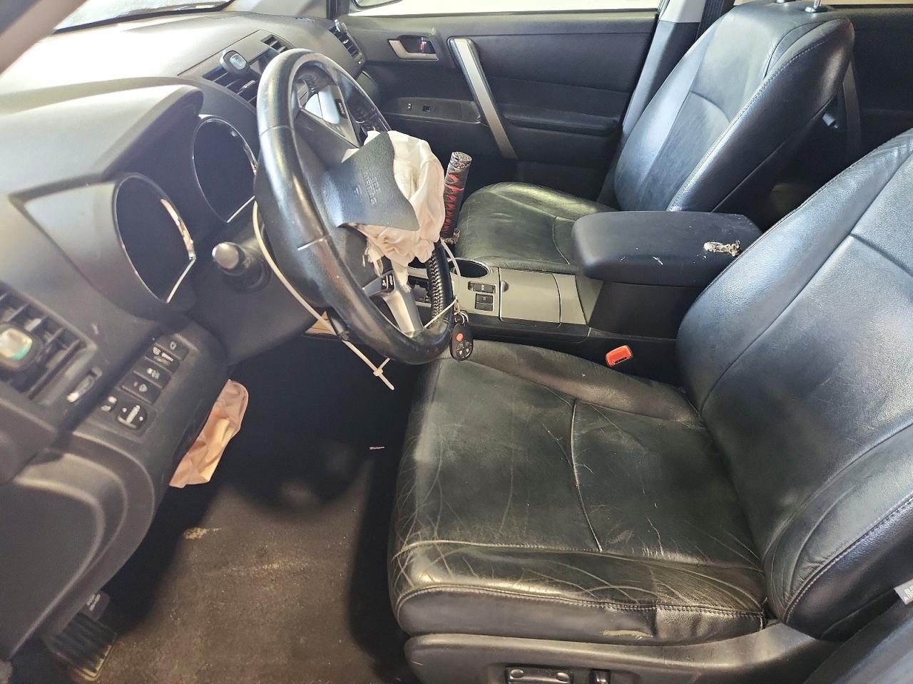 2011 TOYOTA HIGHLANDER