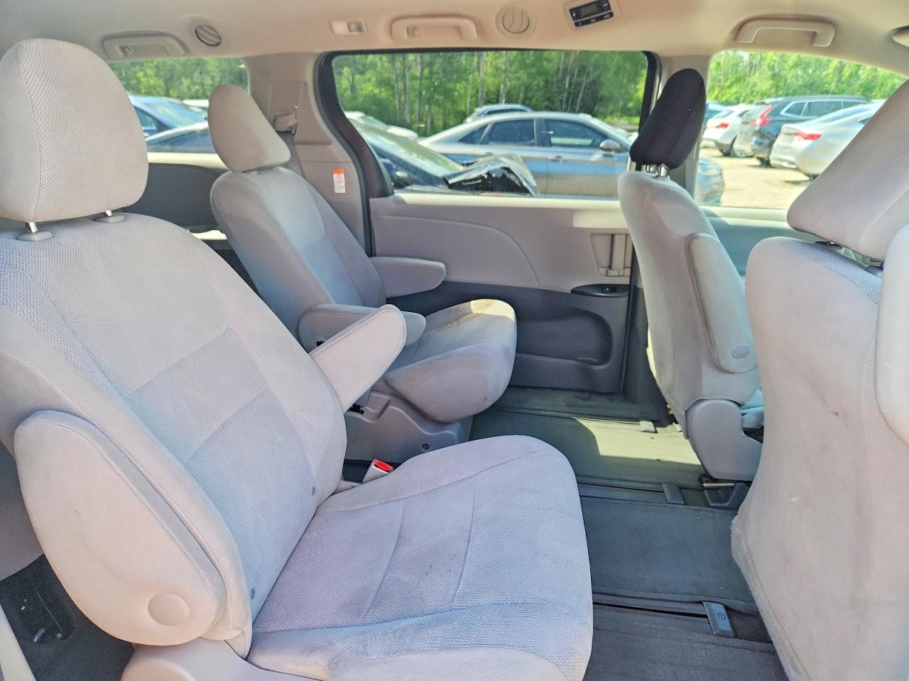 2016 TOYOTA SIENNA