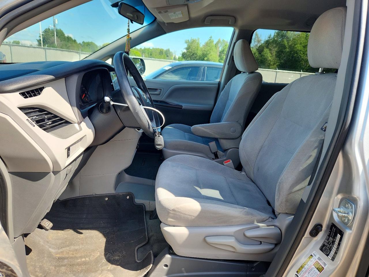 2016 TOYOTA SIENNA