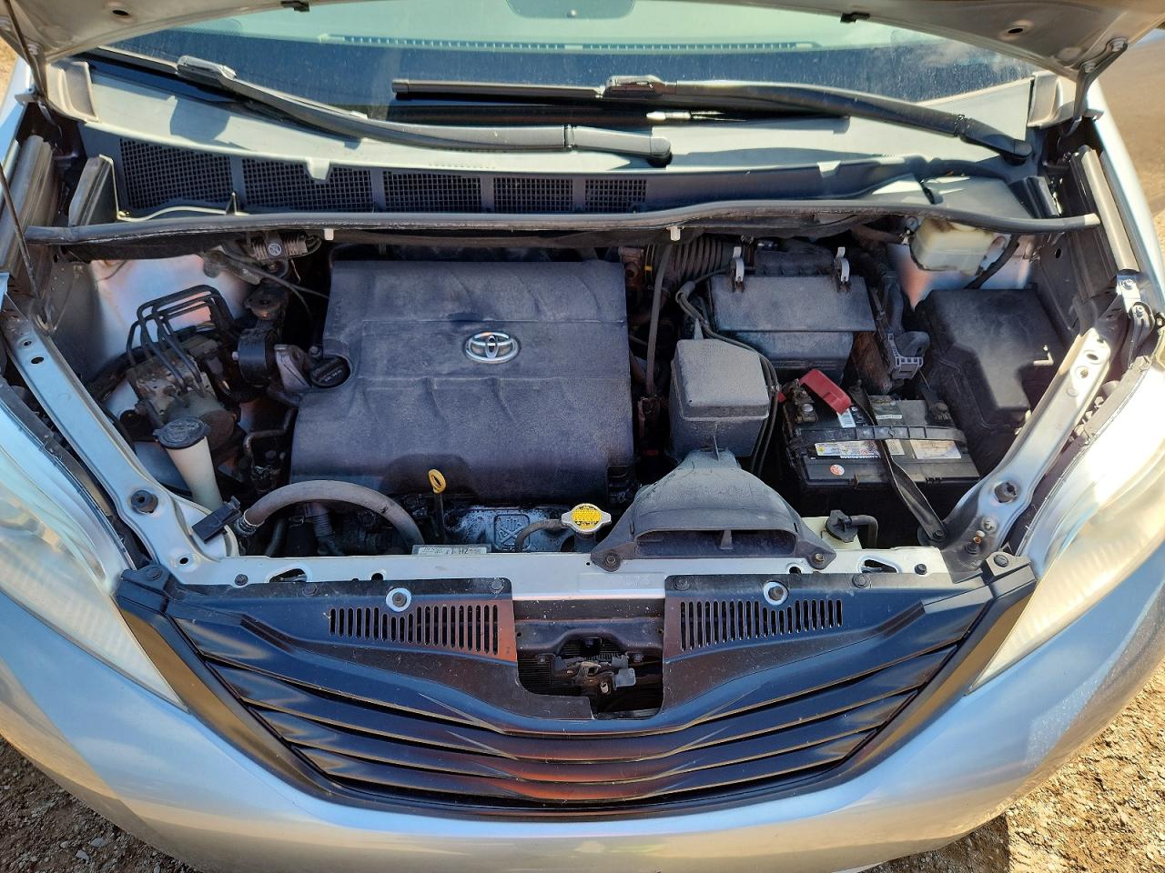 2016 TOYOTA SIENNA
