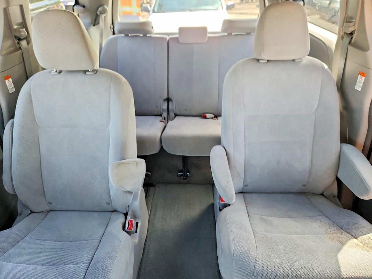 2016 TOYOTA SIENNA