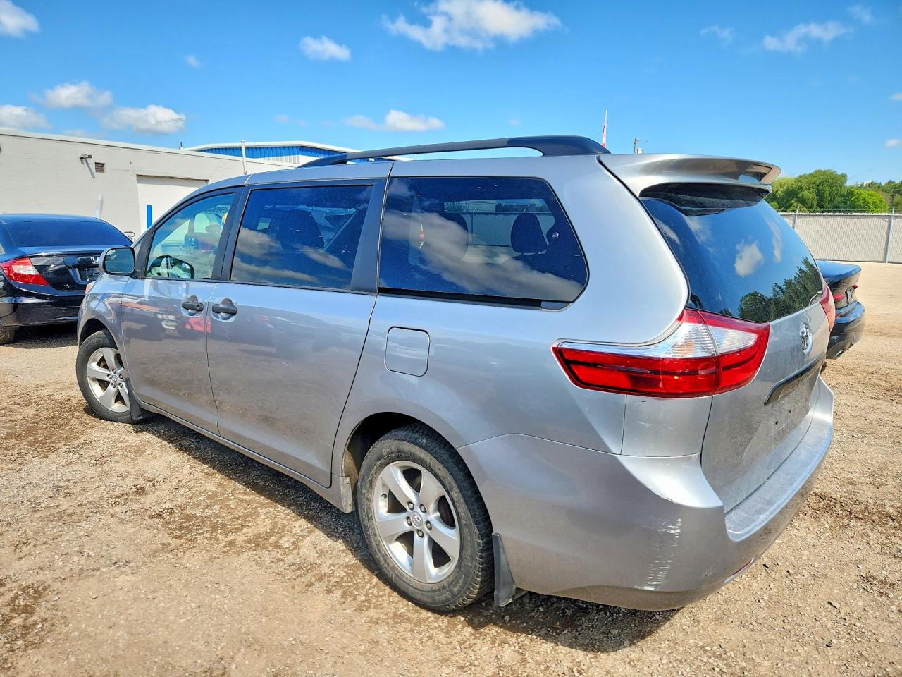 2016 TOYOTA SIENNA