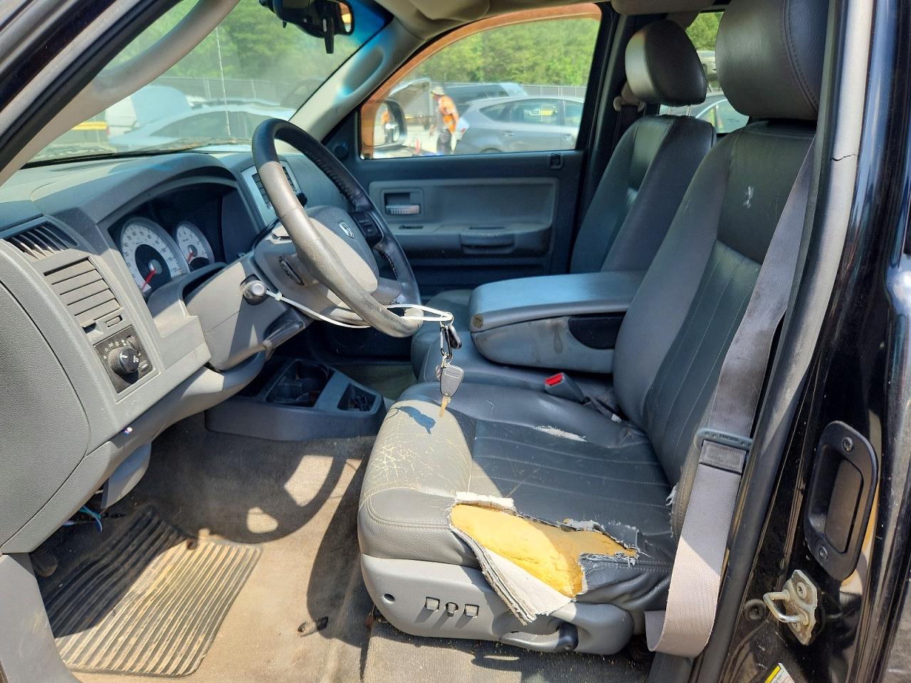 2005 DODGE DAKOTA