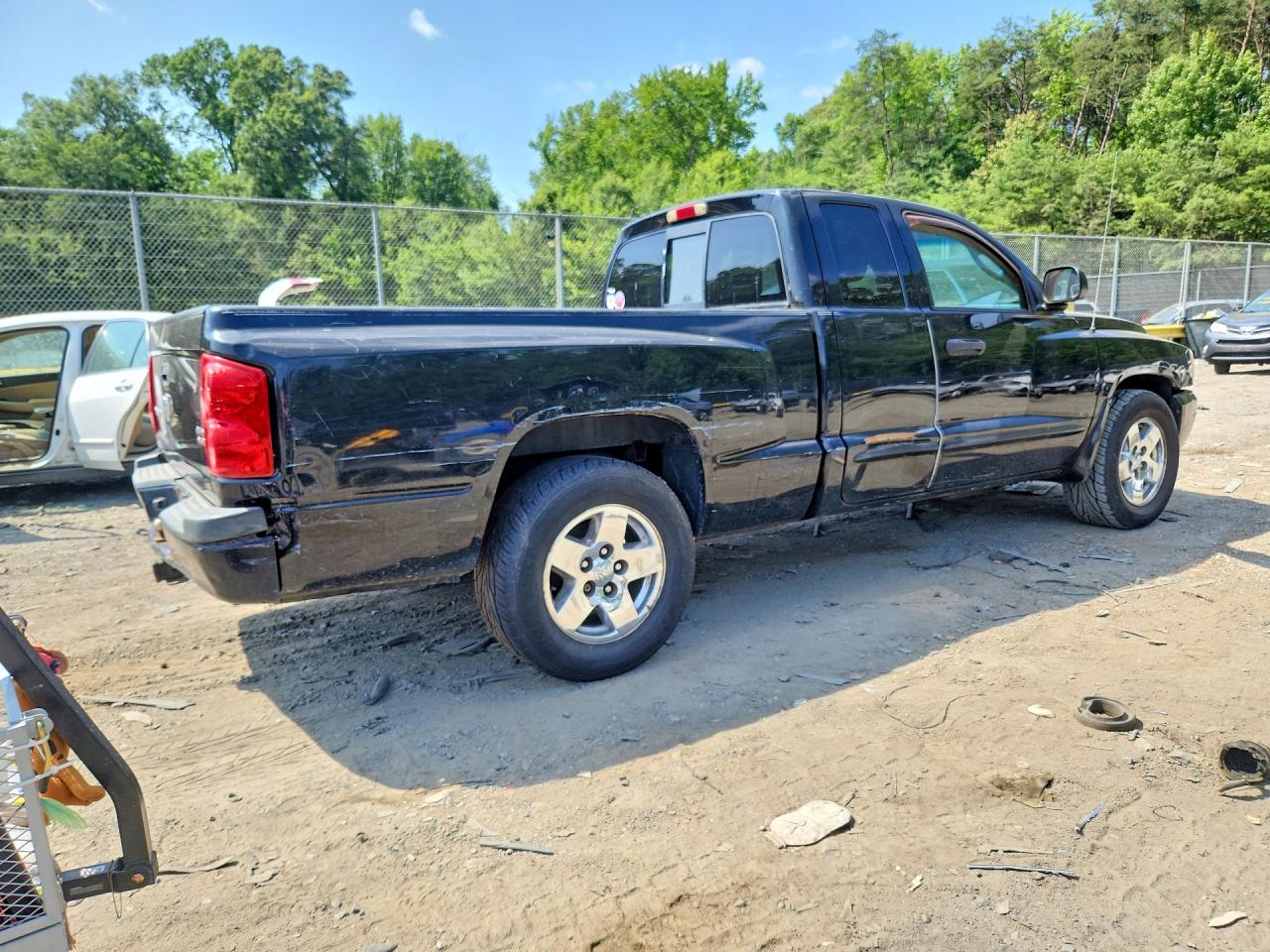 2005 DODGE DAKOTA
