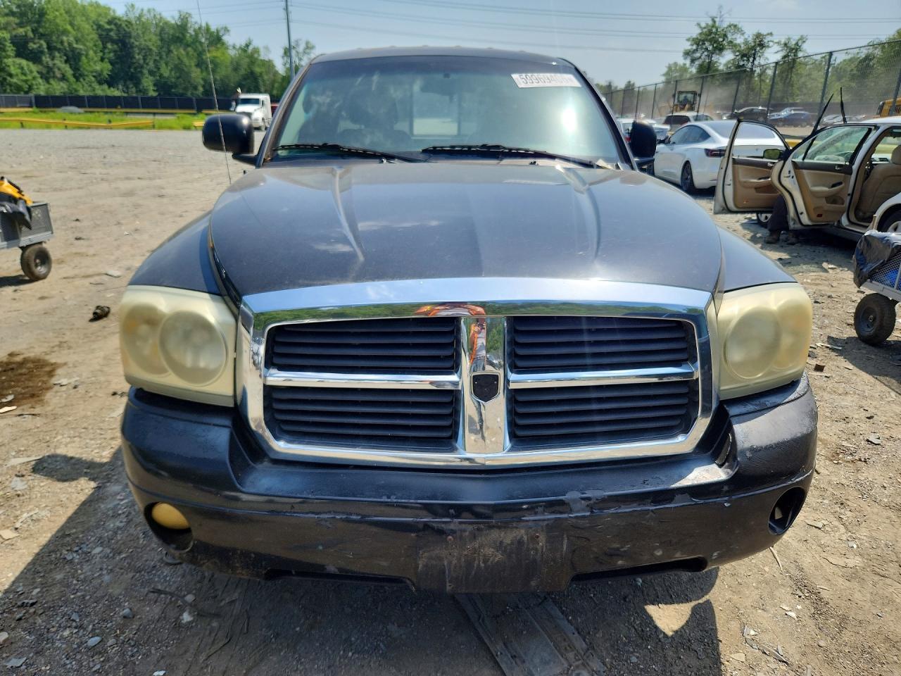 2005 DODGE DAKOTA