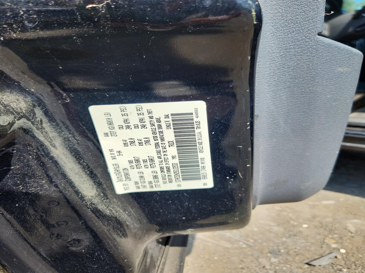 2005 DODGE DAKOTA