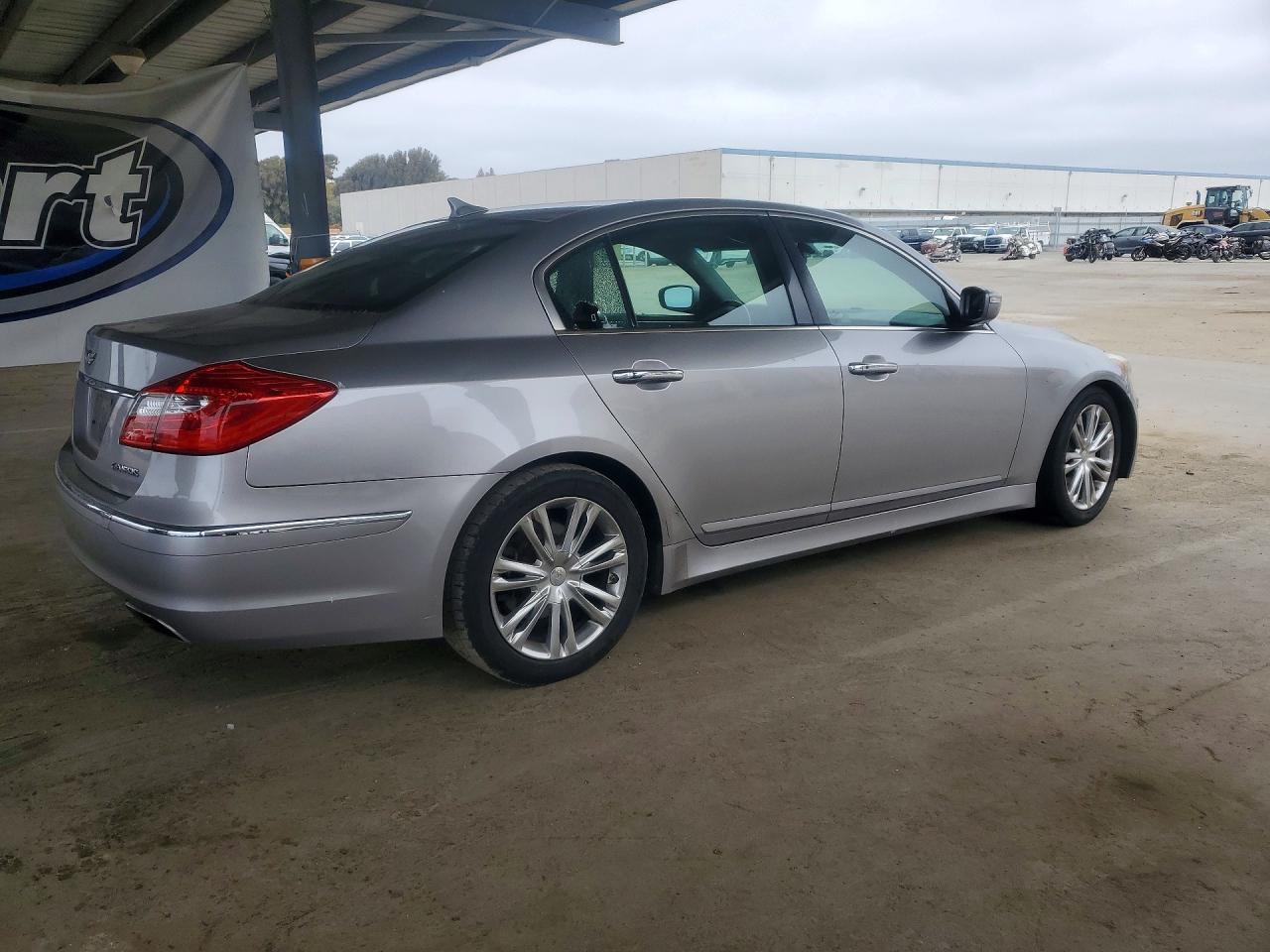 2012 HYUNDAI GENESIS