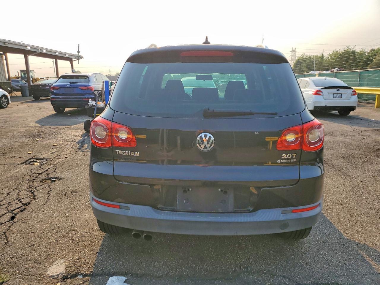 2010 VOLKSWAGEN TIGUAN