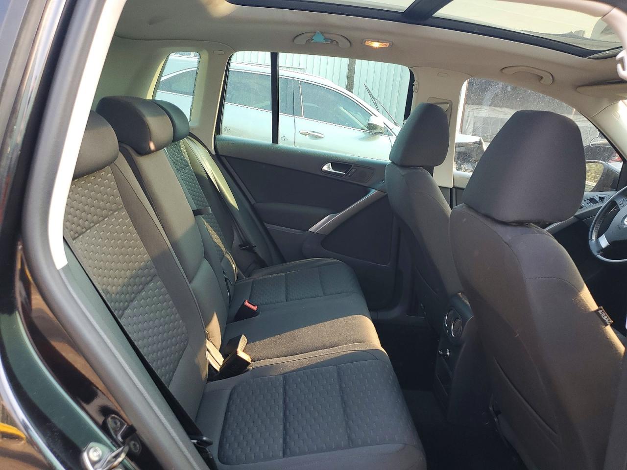 2010 VOLKSWAGEN TIGUAN