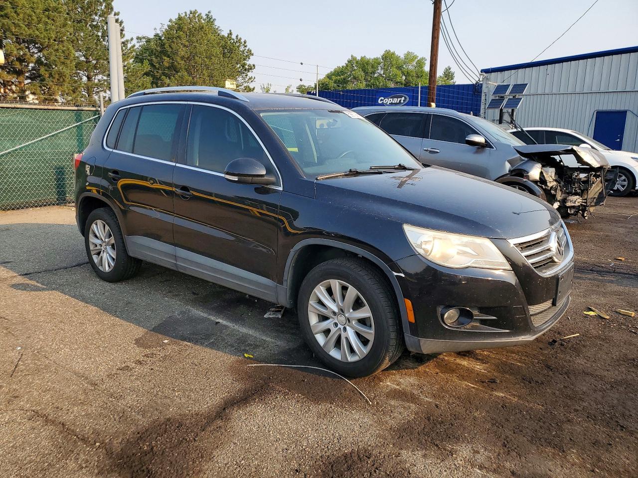 2010 VOLKSWAGEN TIGUAN