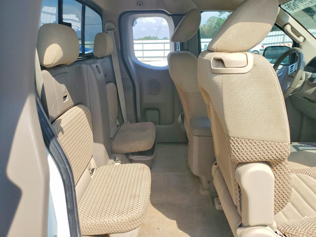 2014 NISSAN FRONTIER