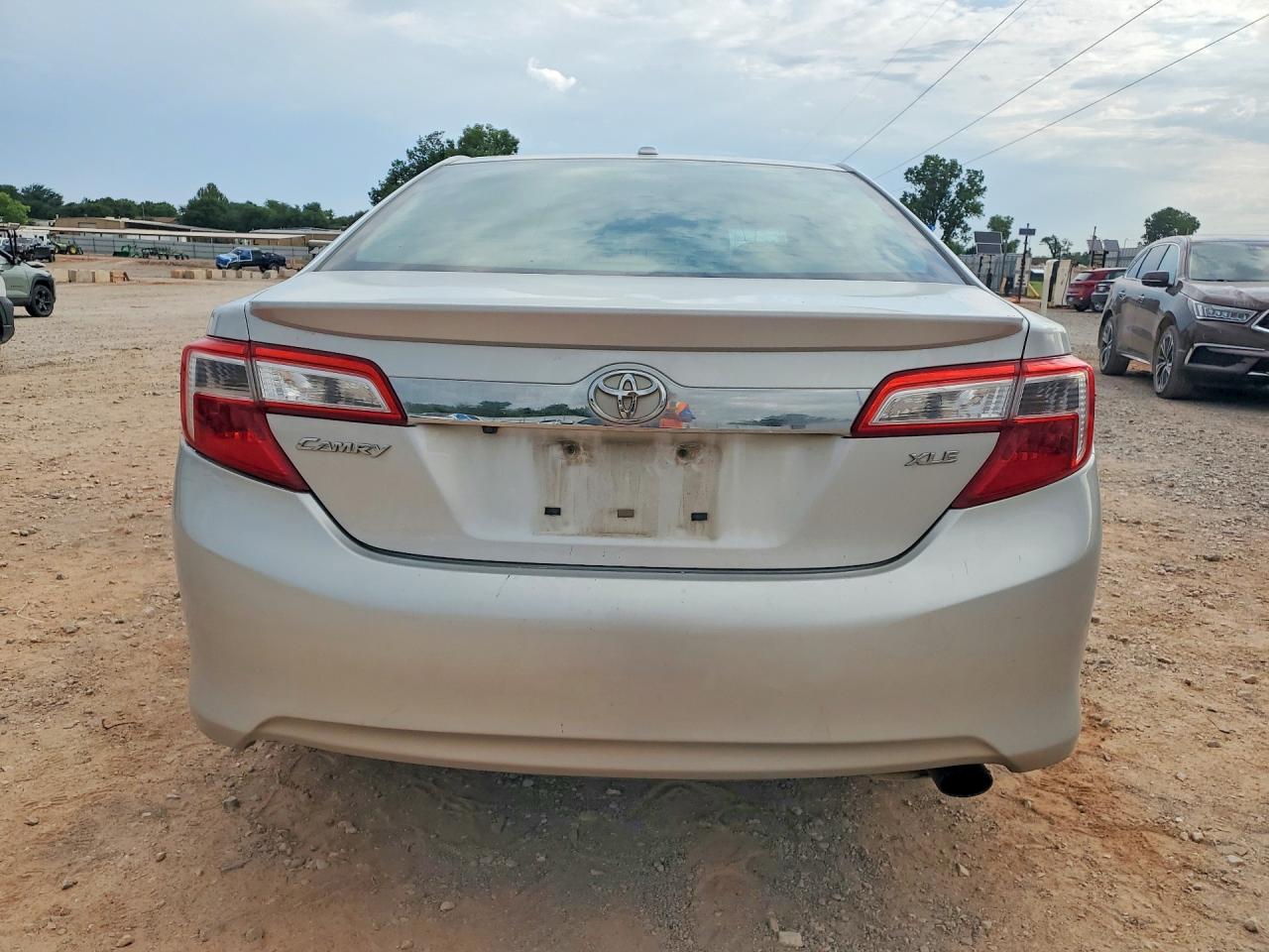 2014 TOYOTA CAMRY