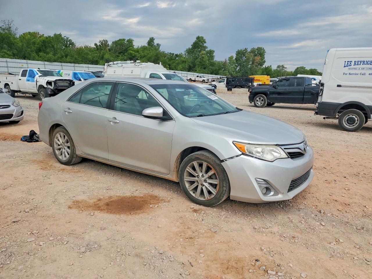 2014 TOYOTA CAMRY