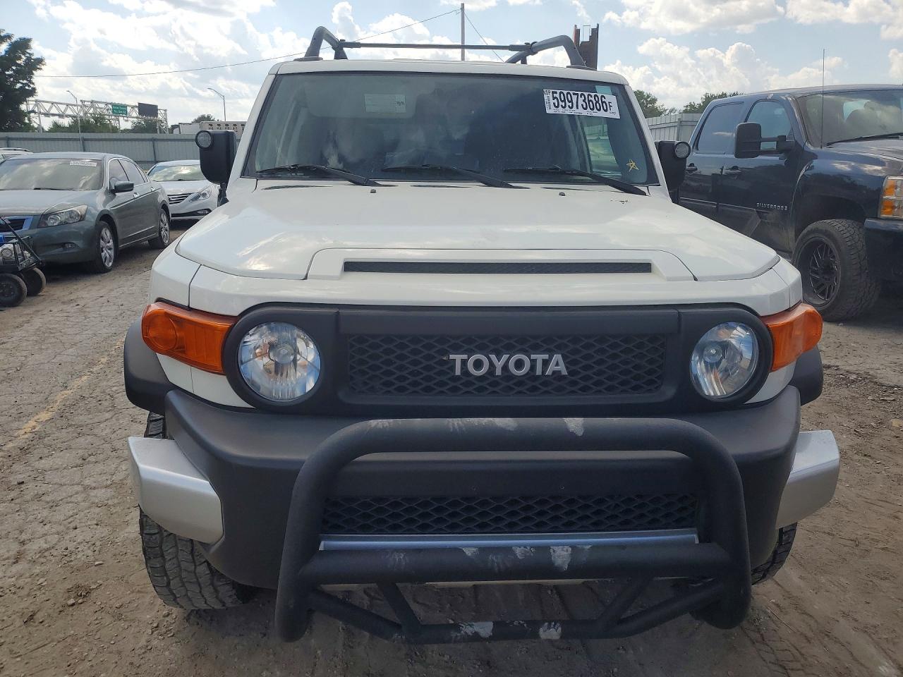 2013 TOYOTA FJ CRUISER