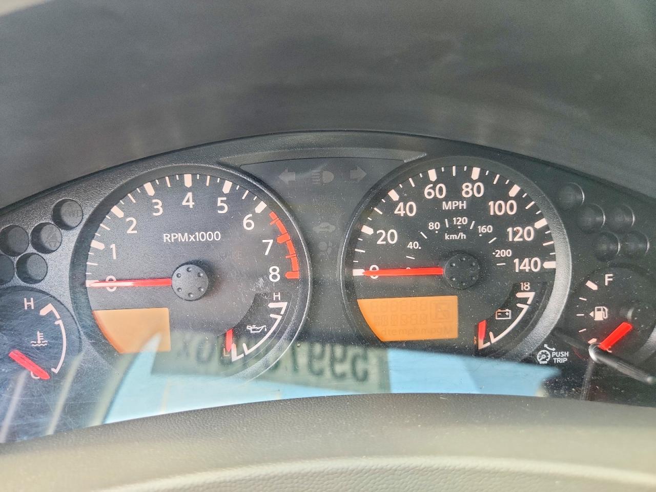 2011 NISSAN FRONTIER