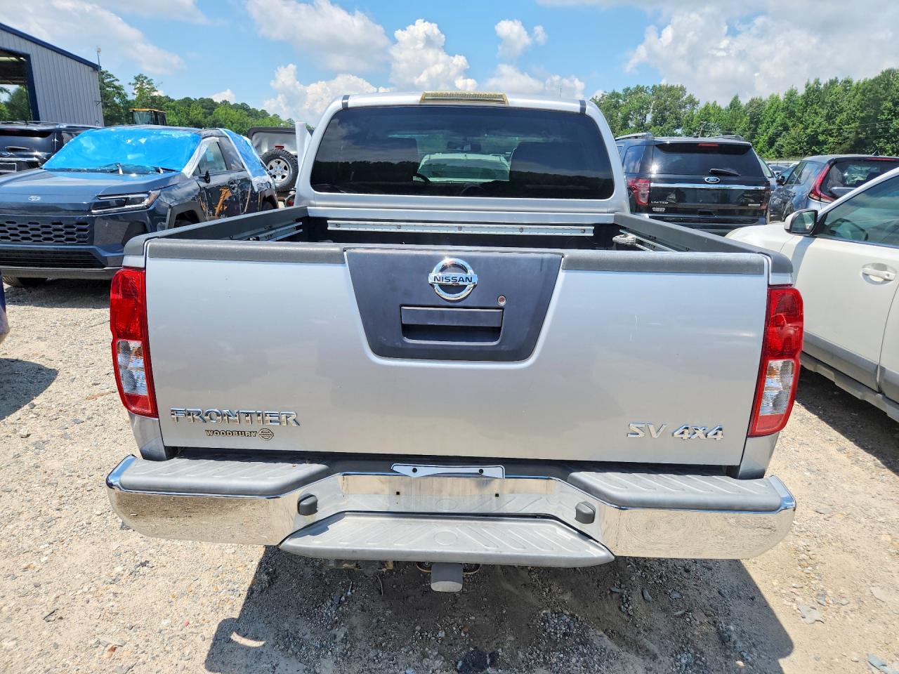 2011 NISSAN FRONTIER