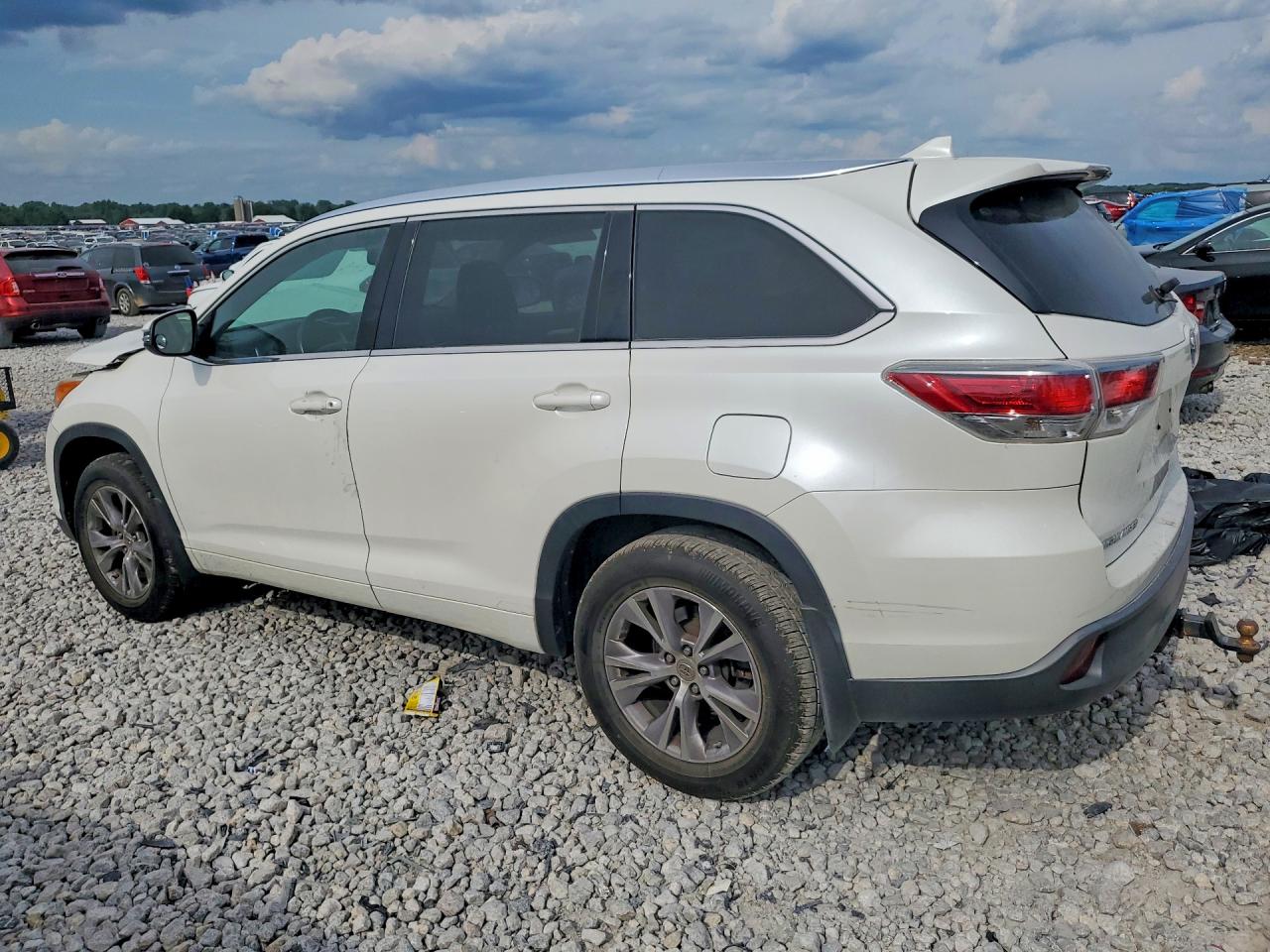 2015 TOYOTA HIGHLANDER
