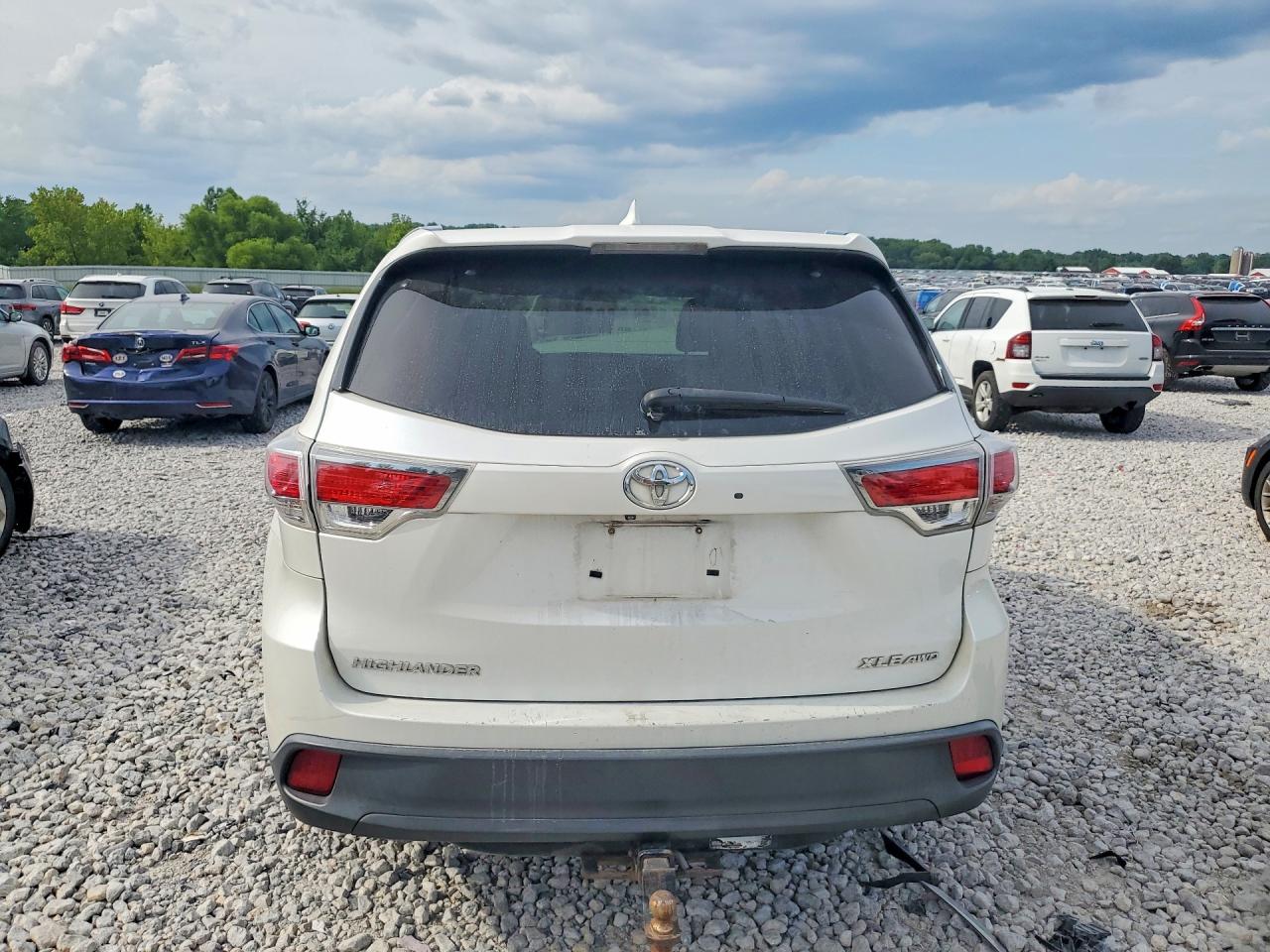 2015 TOYOTA HIGHLANDER