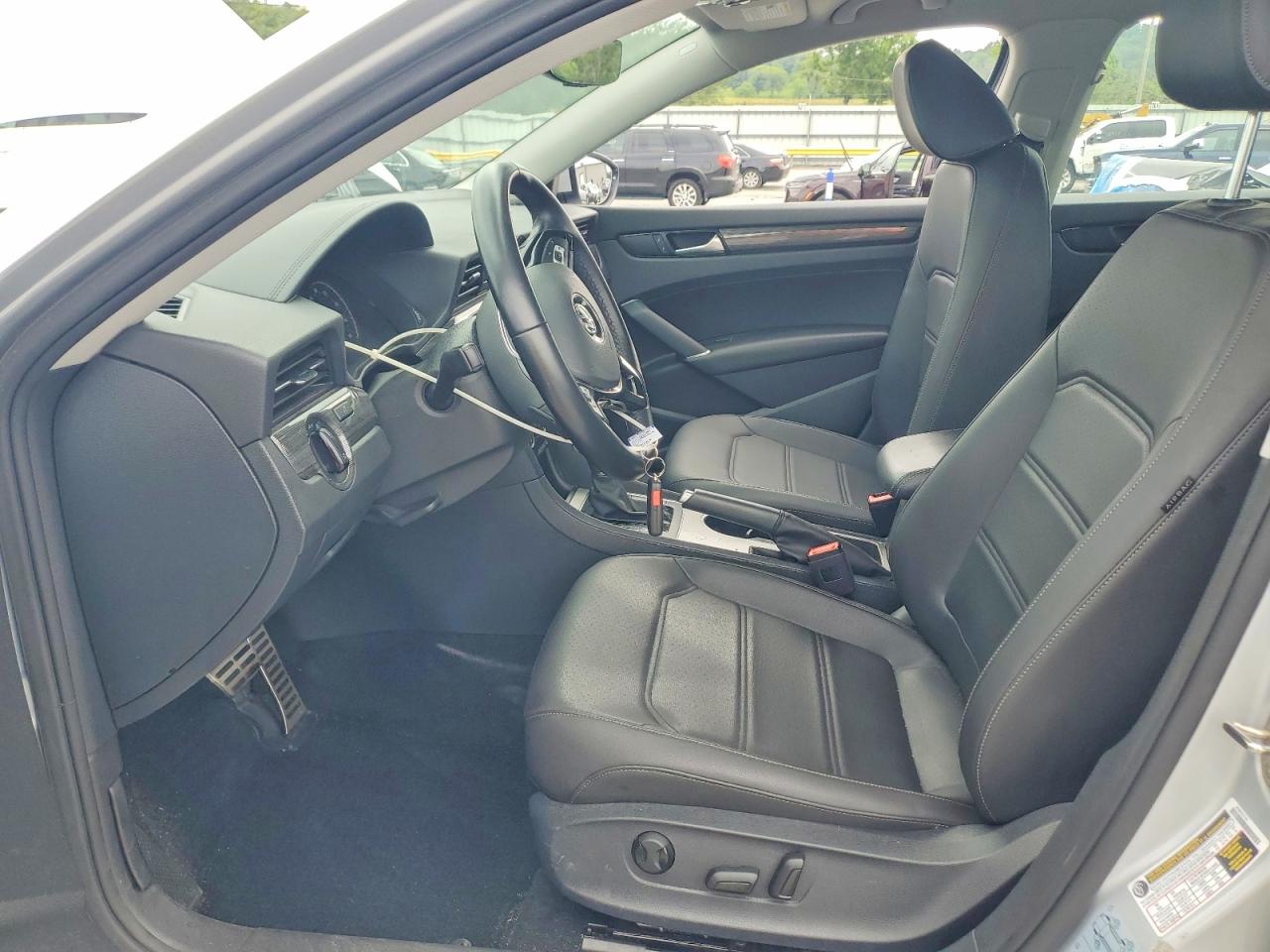 2020 VOLKSWAGEN PASSAT
