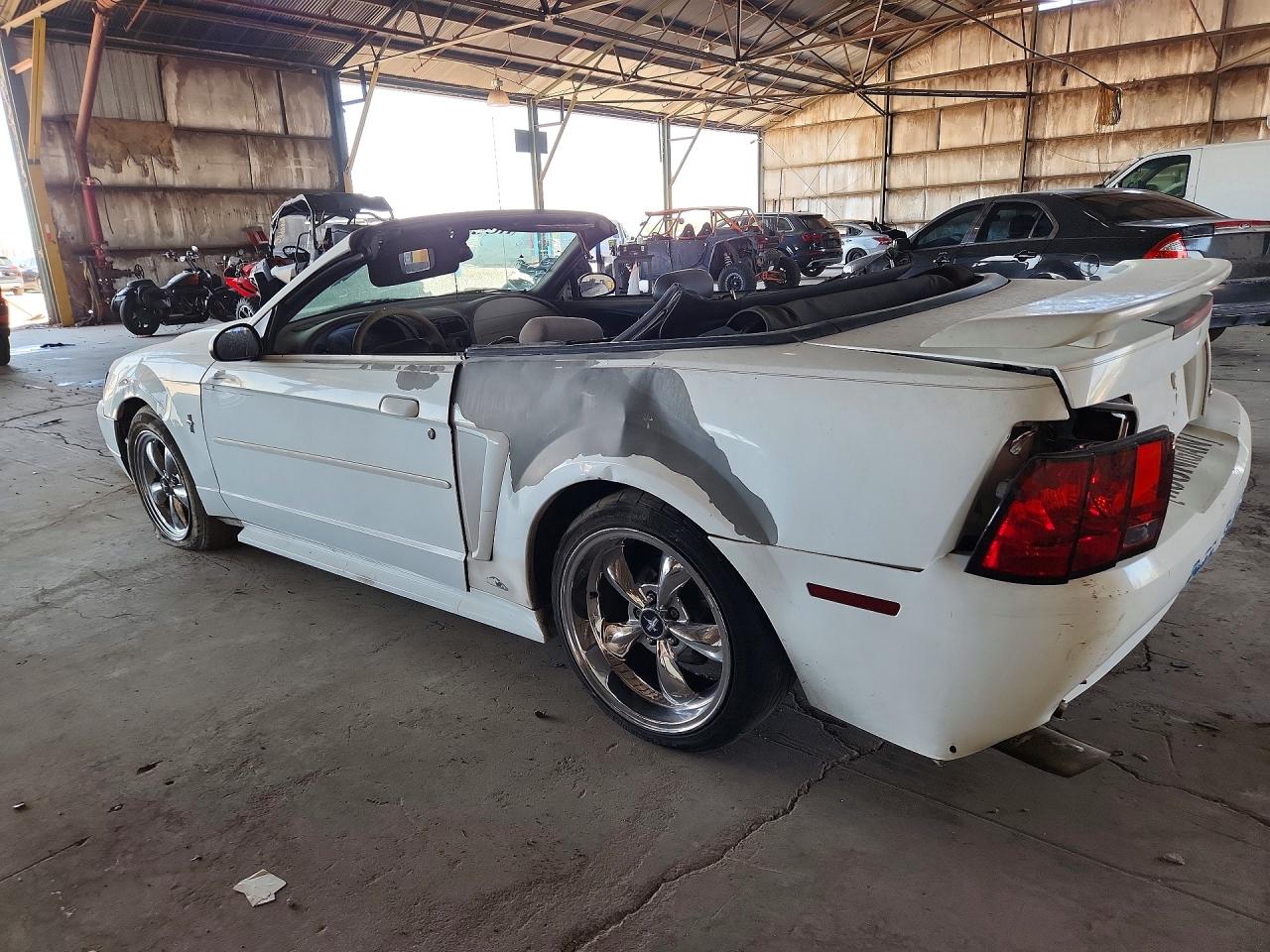 2000 FORD MUSTANG