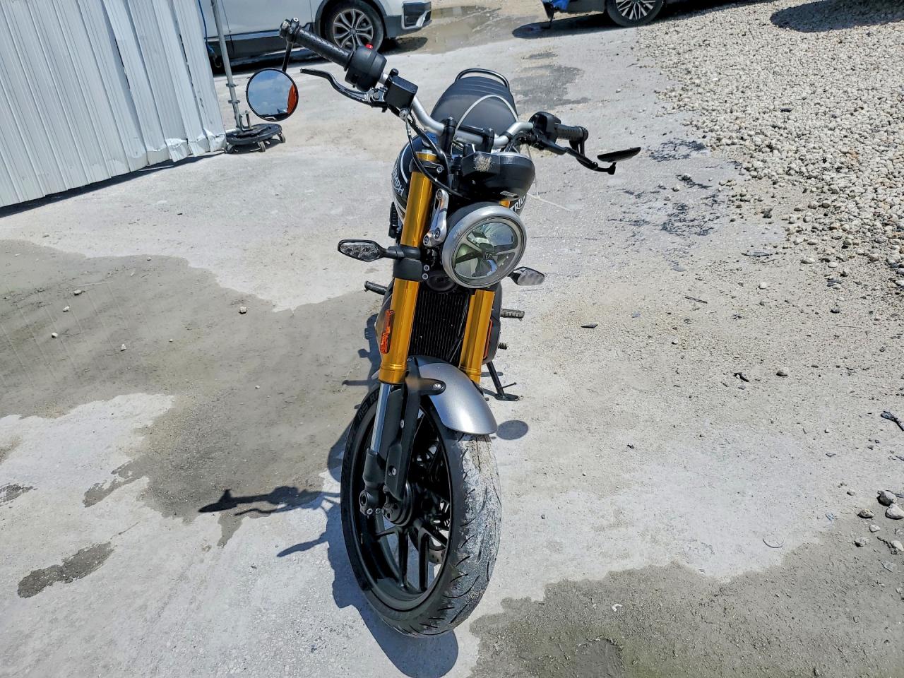 2025 TRIUMPH MOTORCYCLE SPEEDTRIPL