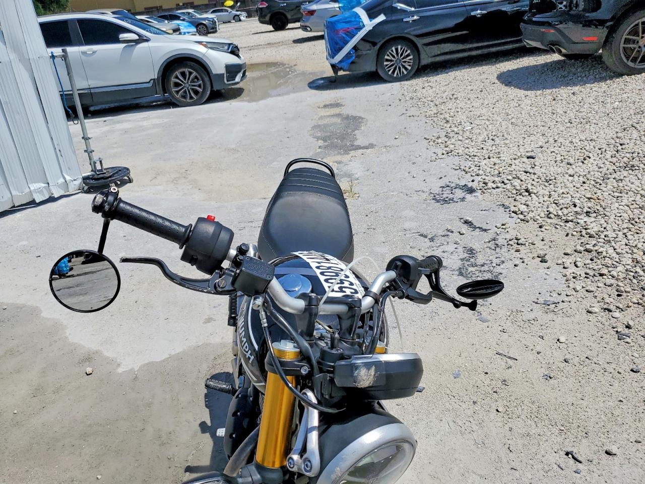 2025 TRIUMPH MOTORCYCLE SPEEDTRIPL