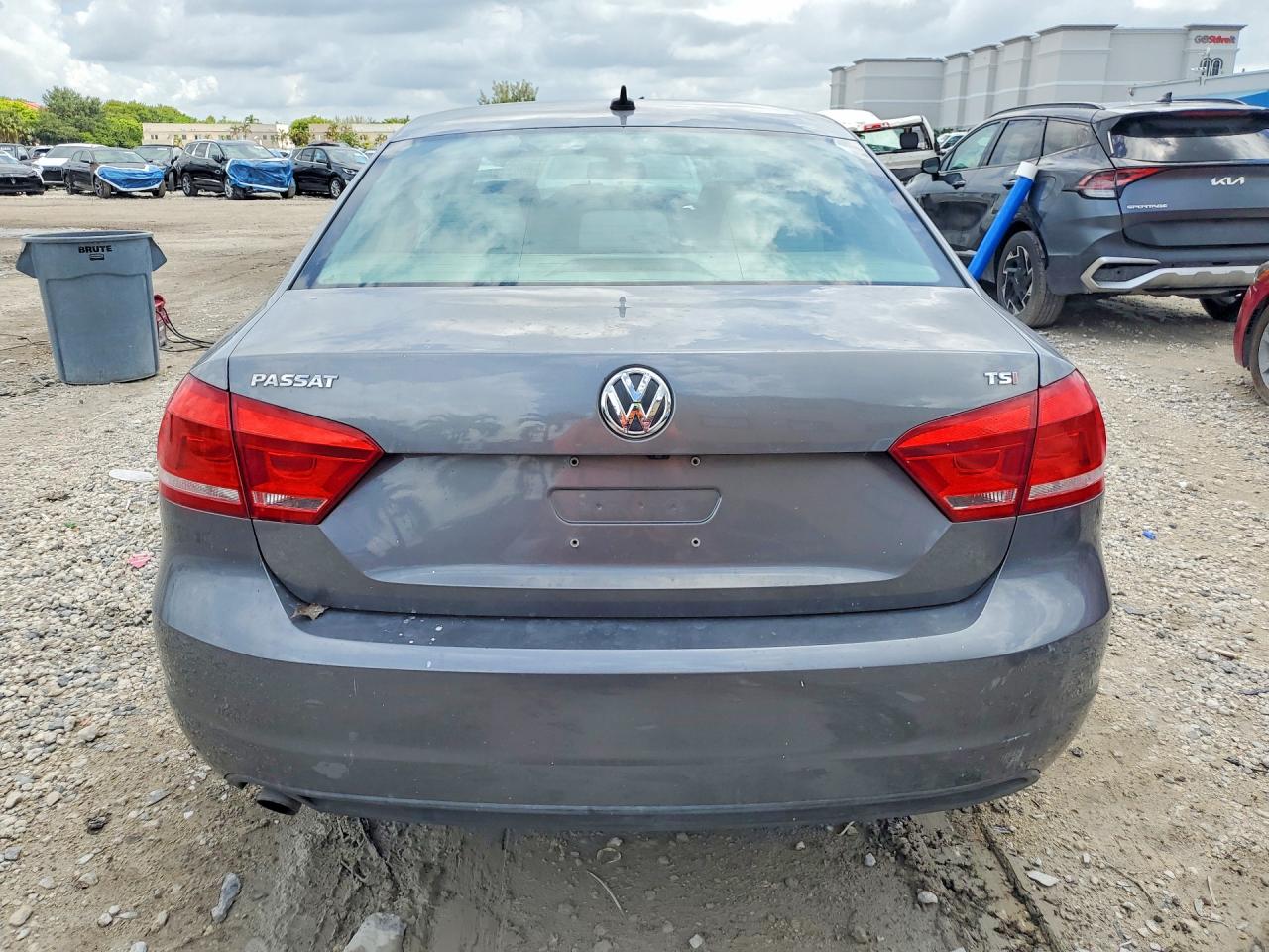 2015 VOLKSWAGEN PASSAT