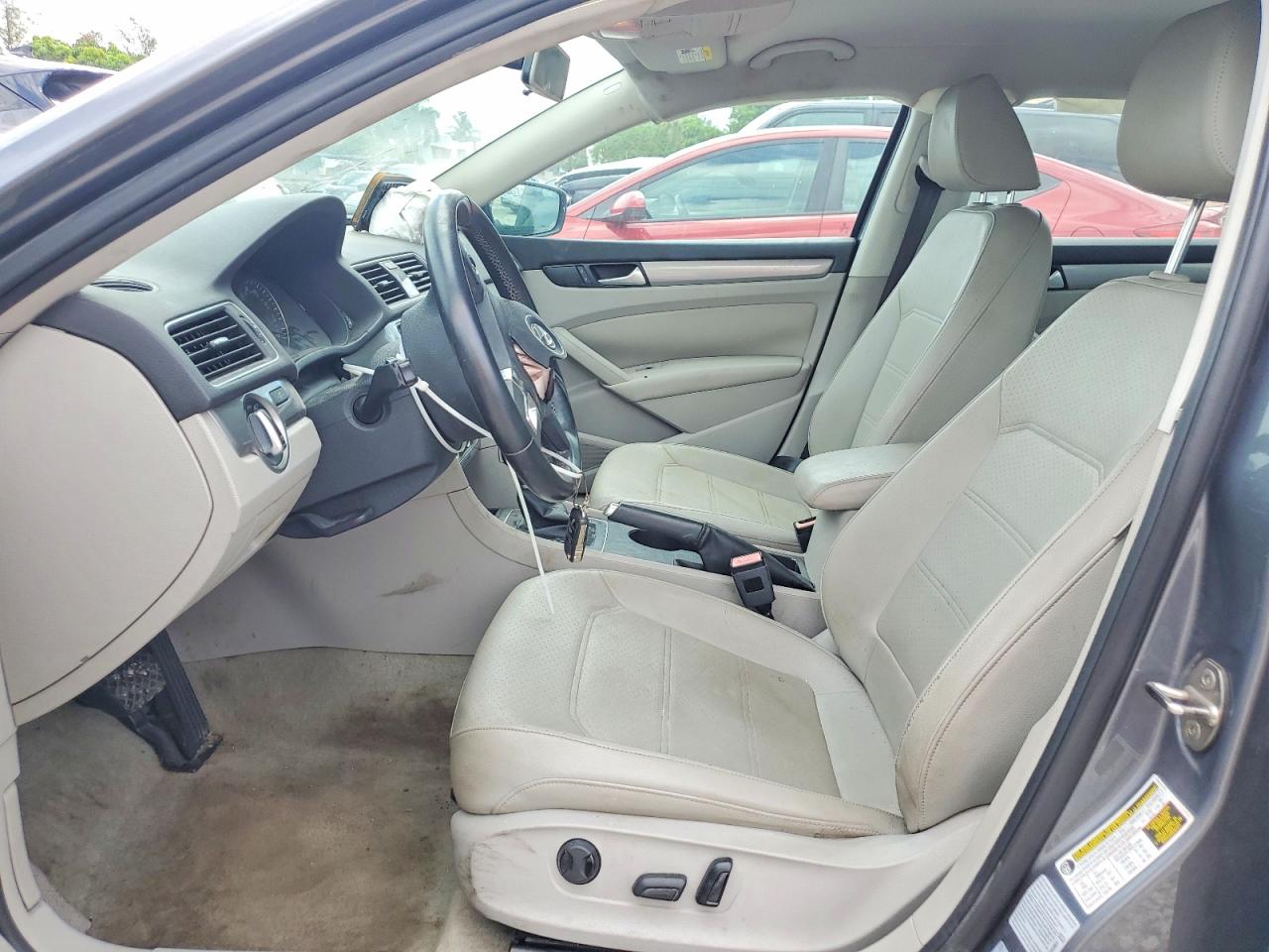 2015 VOLKSWAGEN PASSAT