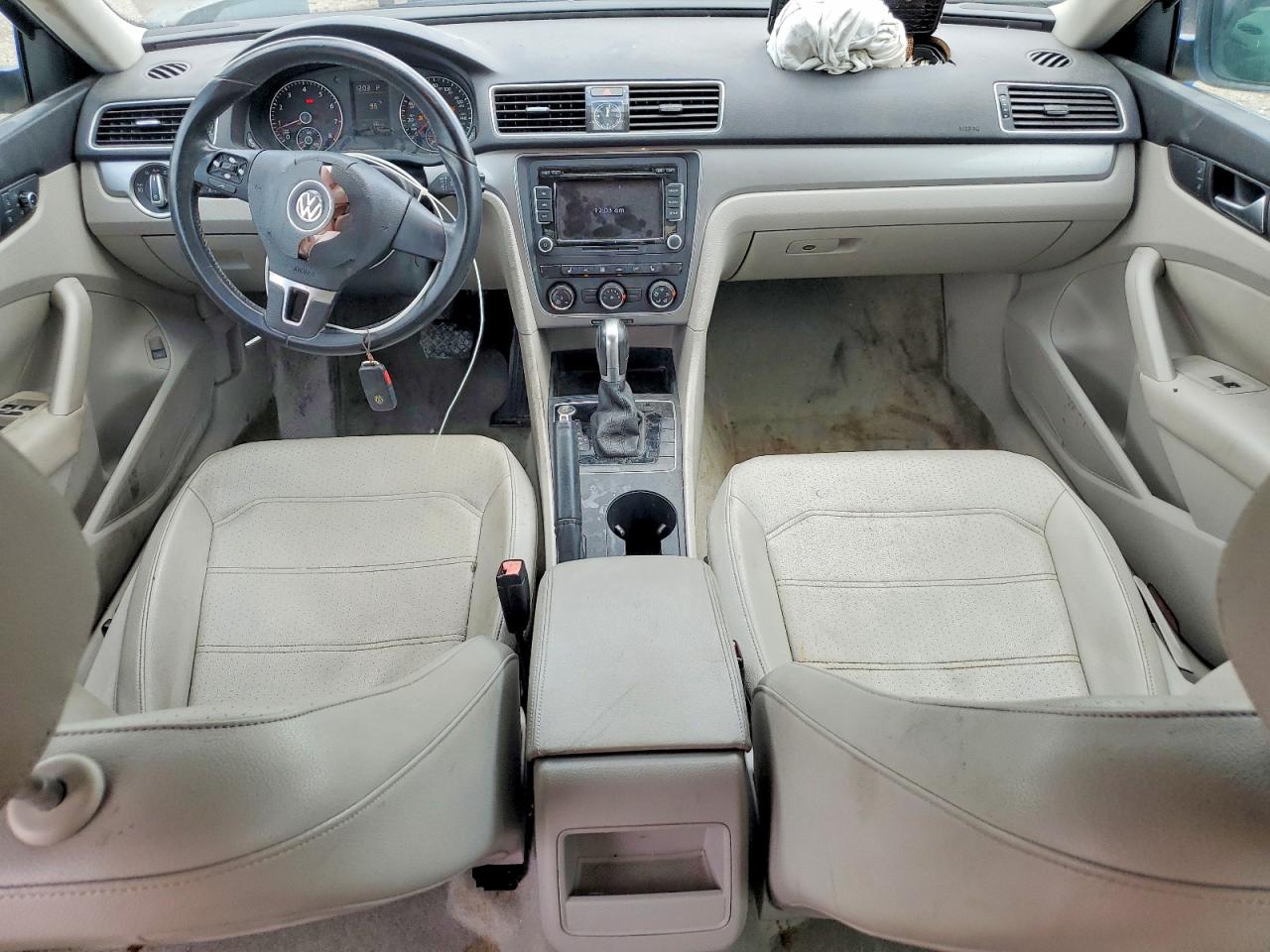 2015 VOLKSWAGEN PASSAT