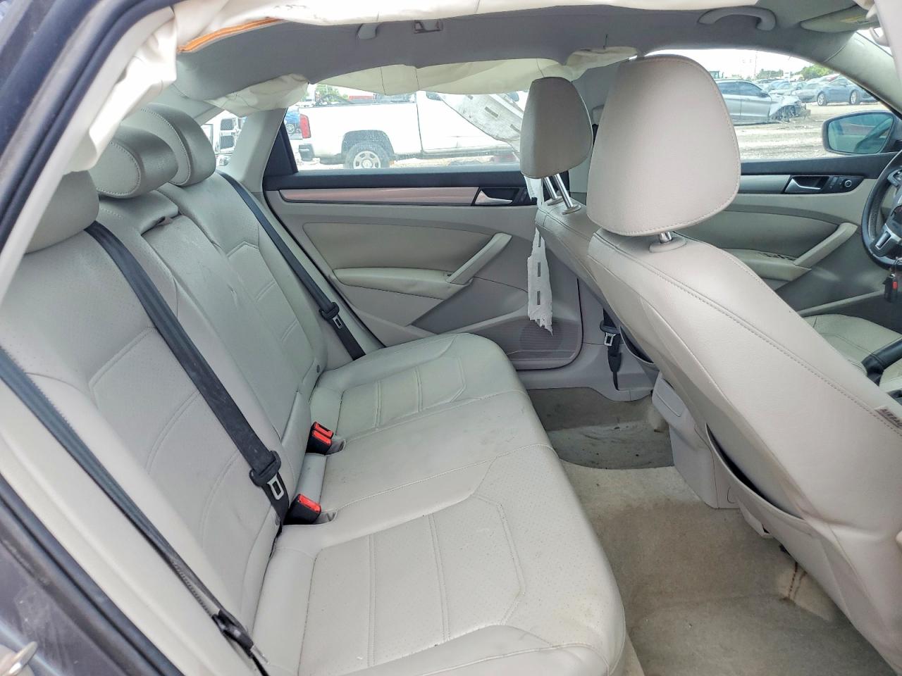 2015 VOLKSWAGEN PASSAT