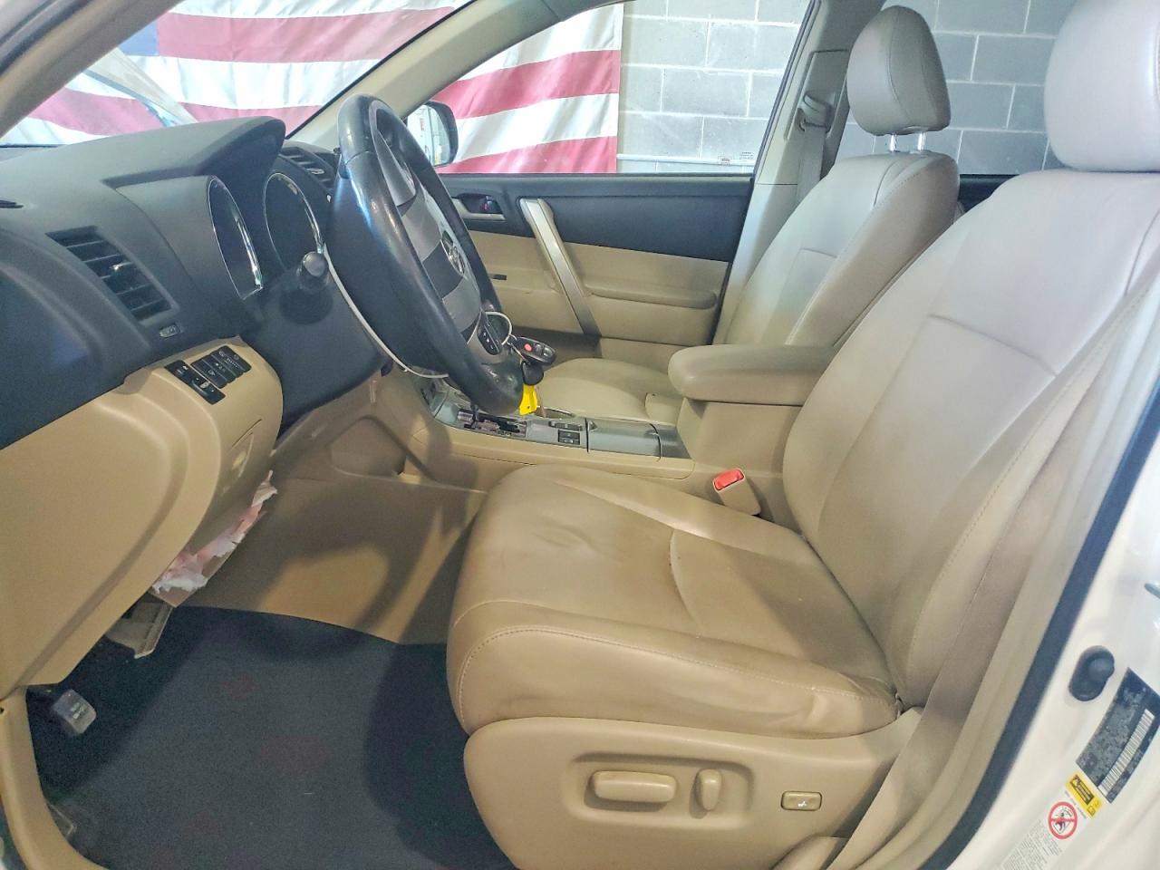 2013 TOYOTA HIGHLANDER