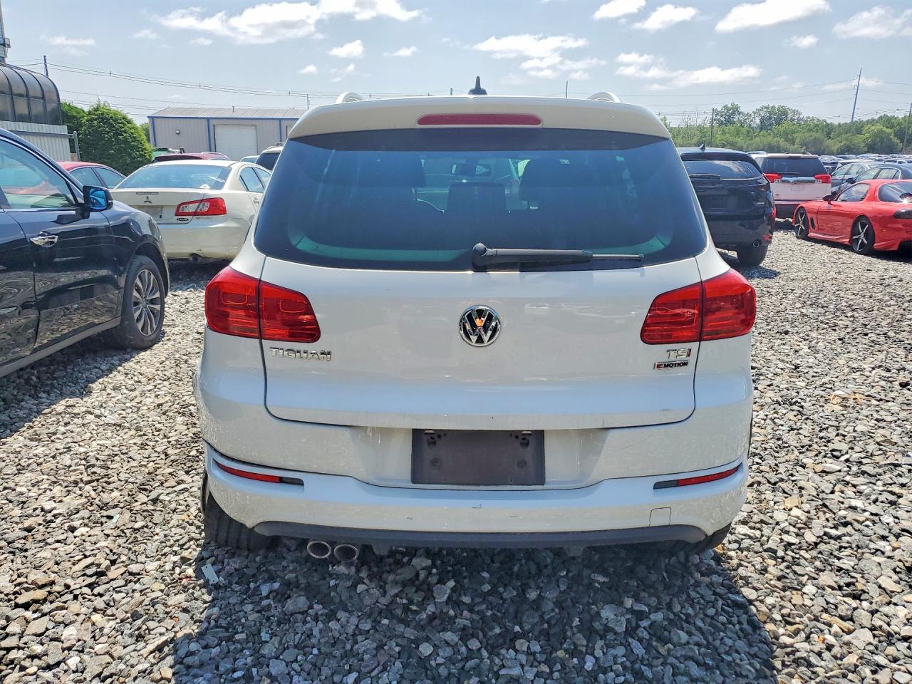 2016 VOLKSWAGEN TIGUAN