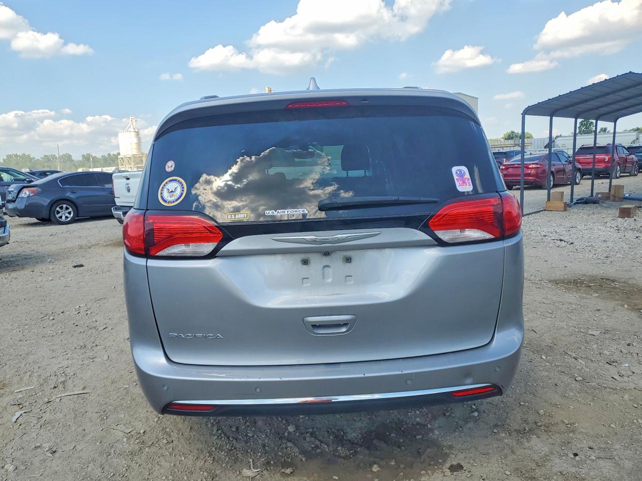 2017 CHRYSLER PACIFICA