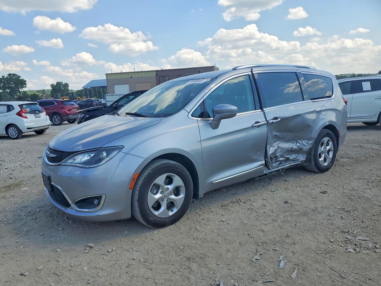 2017 CHRYSLER PACIFICA