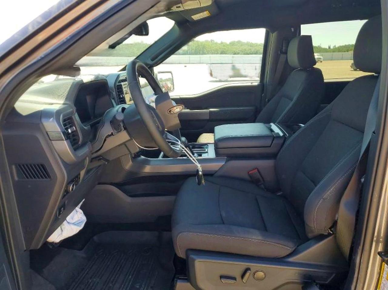 2025 FORD F150