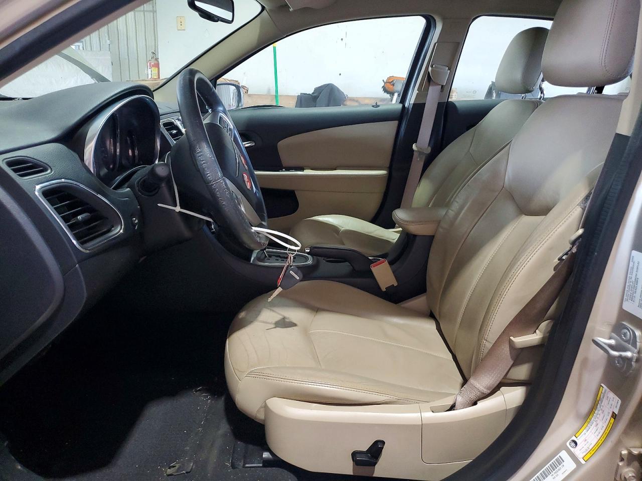 2014 CHRYSLER 200