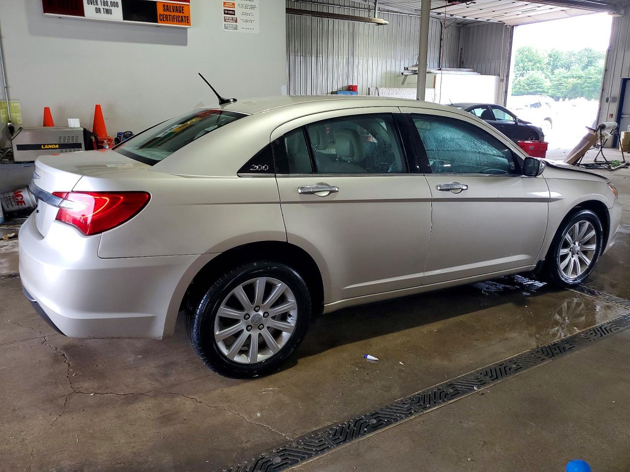 2014 CHRYSLER 200