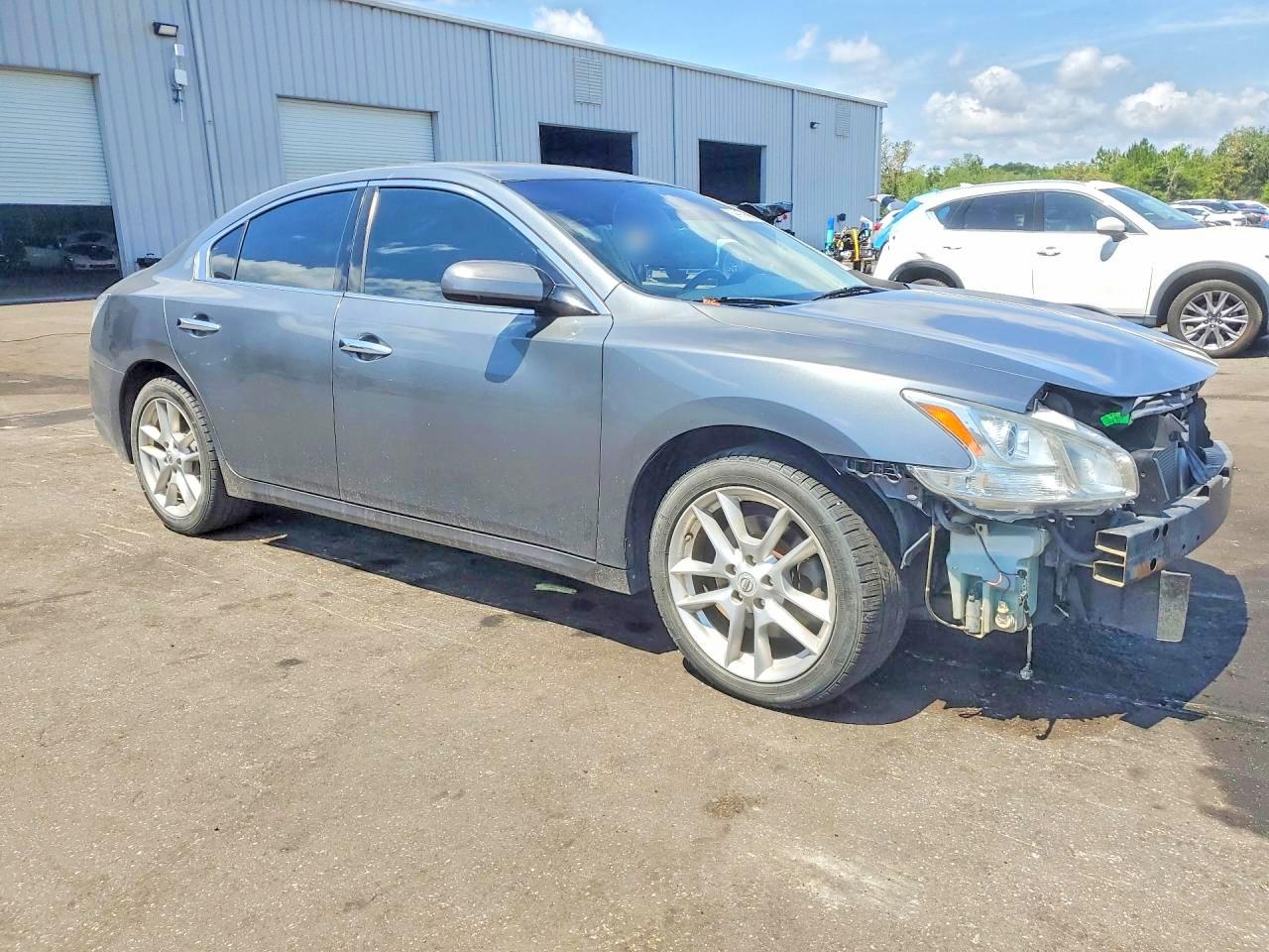 2014 NISSAN MAXIMA